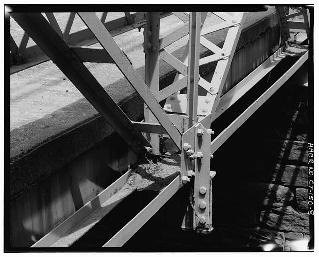 8. VIEW NORTHEAST, DETAIL OF TYPICAL LOWER JOINT -...
