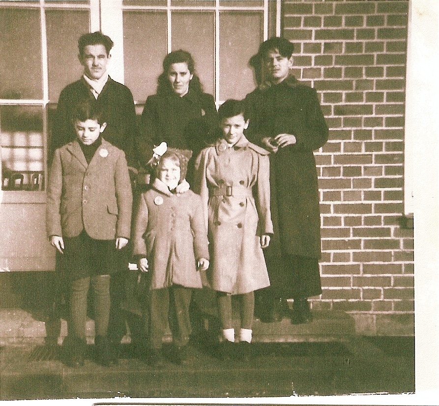 Mod Family circa 1947