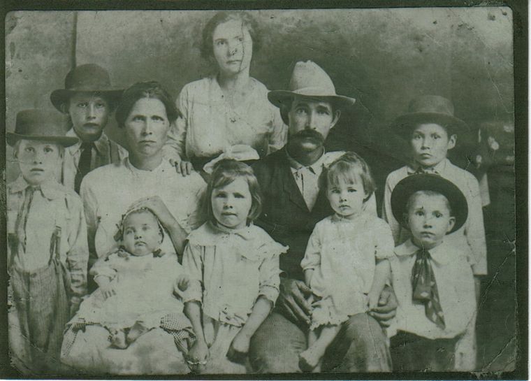calvin cox and wife allie hodge cox with children