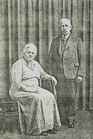 Charles & Anna (Schmidt) Blankschaen, 1945
