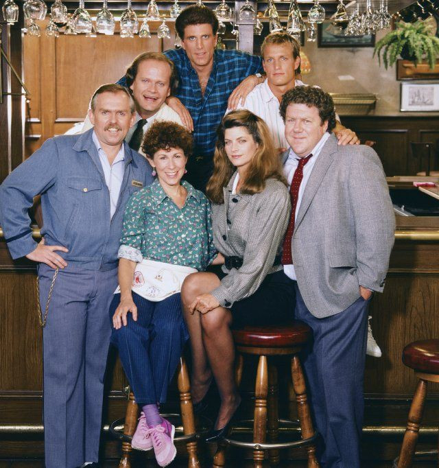 Kirstie Alley, Ted Danson, George Wendt, Woody harrelson, John Ratzenberger and Rhea Perlman