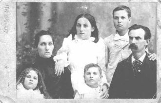 Unknown Family of Six 1900