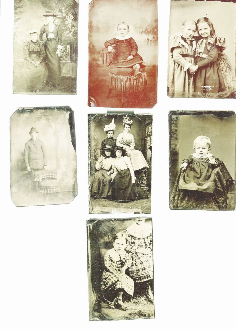 Tins Photos of 1900's