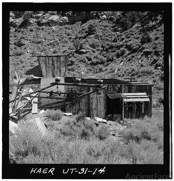 14. VIEW OF THE METAL FAN HOUSE, LOOKING NORTH