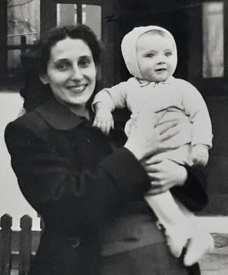Elena Camer