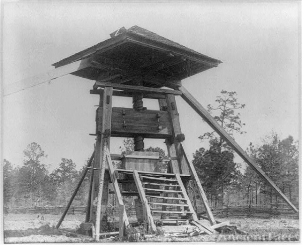 [Old cotton press near Thomasville, Georgia]