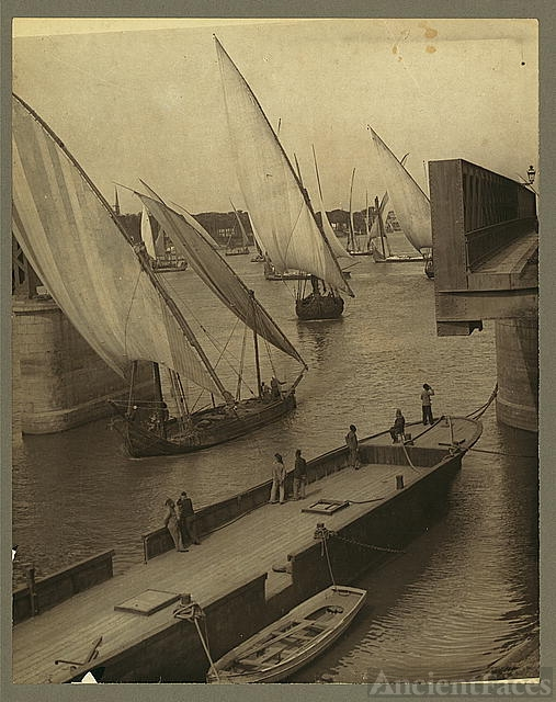 Egypt, Cairo, the Great Nile Bridge opened for freight boats