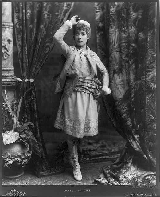 Julia Marlowe [as Viola]