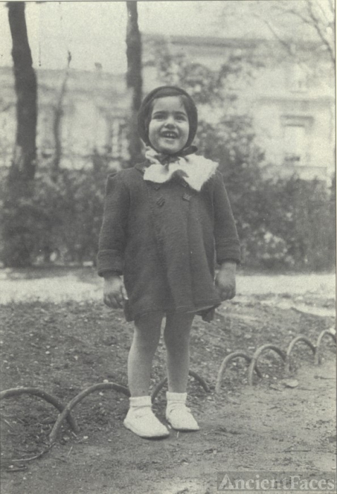 Auschwitz - Nicole Cario
