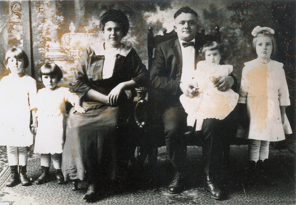 The John Berilla Family, Indiana