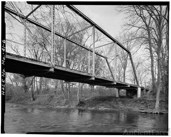 6. VIEW OF BRIDGE, LOOKING EAST - Clear Creek Bridge,...