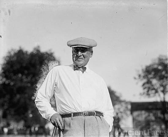 Harding in Newspaper Men's Golf Tournament, [5/22/23]