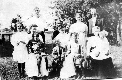 Josephine (Jackson) Hallock Family, 1910