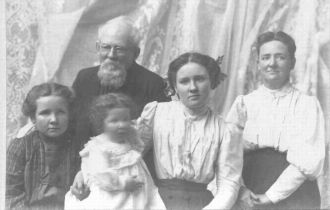 William Reynolds and family