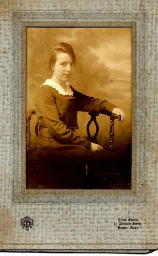 A photo of Hazel Pearl Roberts (Reynolds)