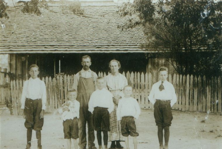 Celia Embry Walsworth and family