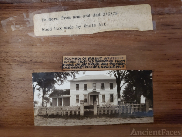 Wagner Family Box; picture of Woodward Farm Joy Prairie, Il