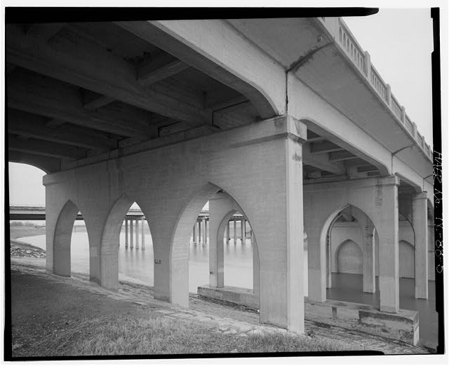 GENERAL VIEW OF TRINITY RIVER BRIDGE, EAST LEVY PIERS,...