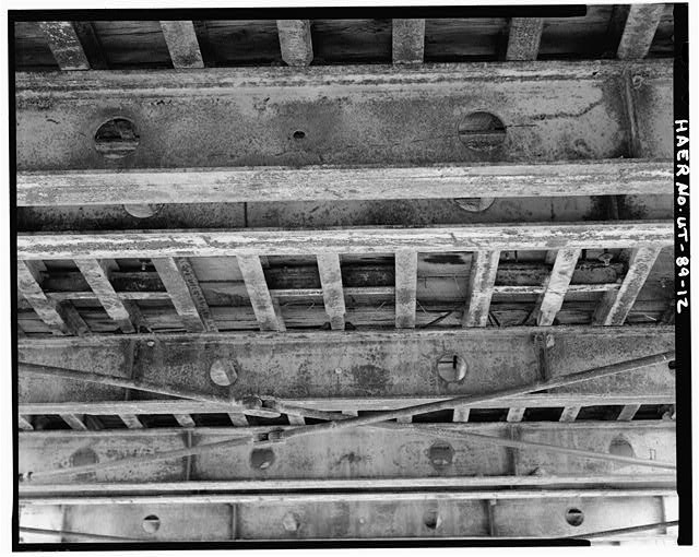 12. UNDER BRIDGE - CROSS SECTIONS - TRUSS - Lower San...