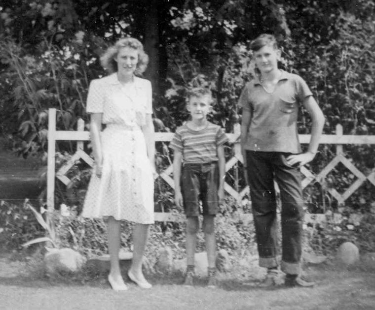 Allen Threesome in 1940