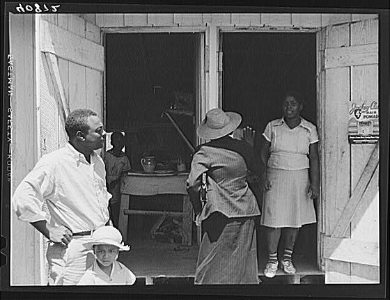 Group of migratory workers in the camp of the Phillips...