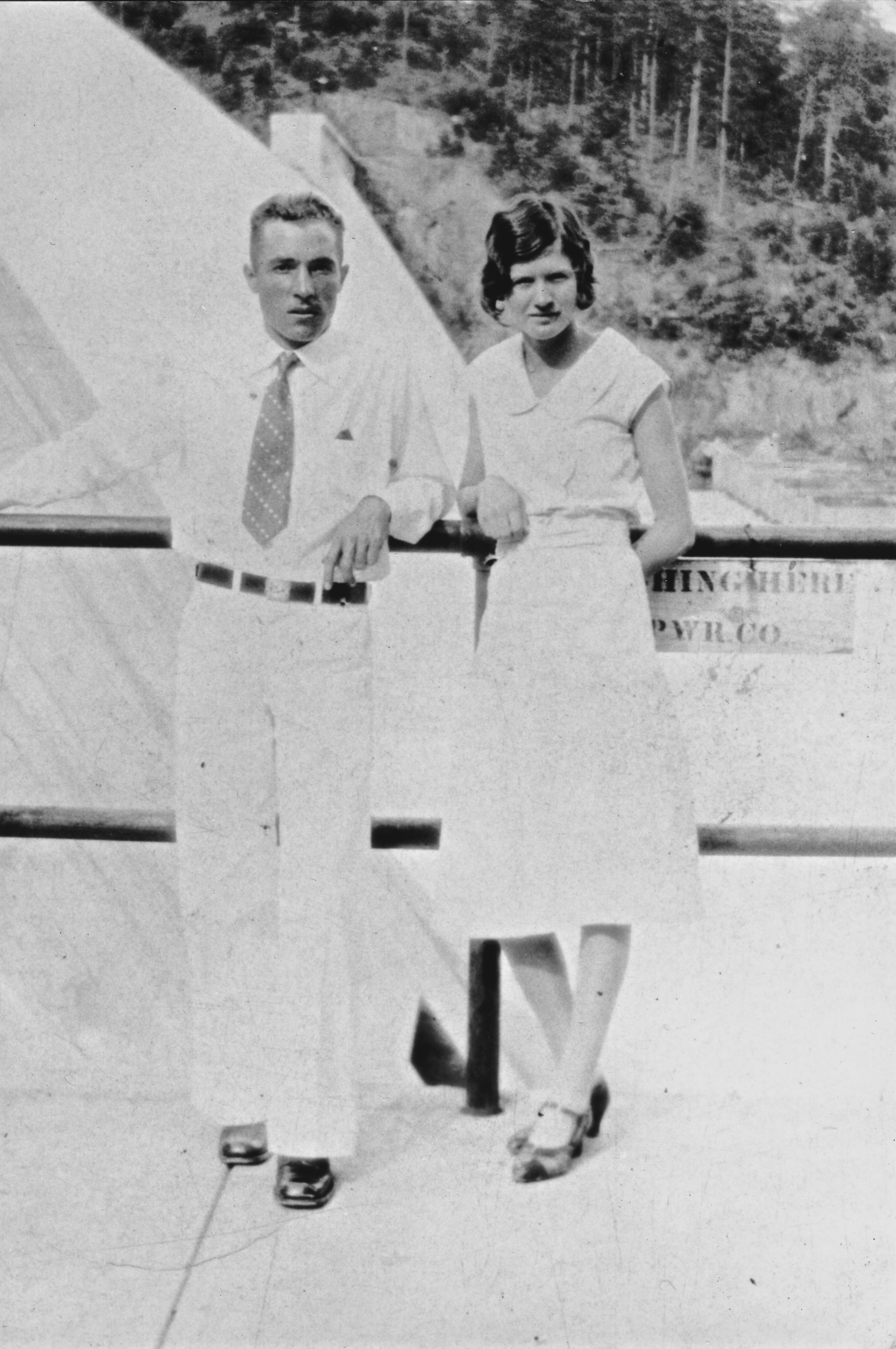Leo and Mozelle Cheek Davis