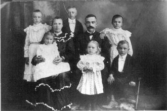 Henry & Alvina Freitag  family in Wyandotte, Michigan