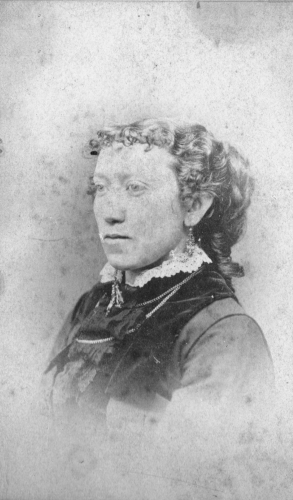Unknown woman in Vernon/Hindman family