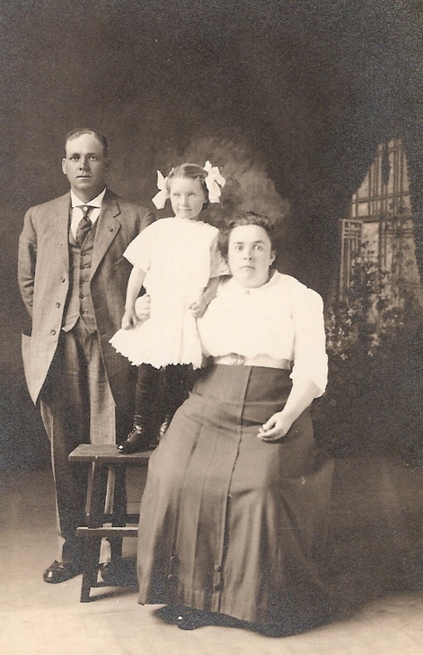 John Nathan Dailey,Margie Hughes & Maggie Collins 1911