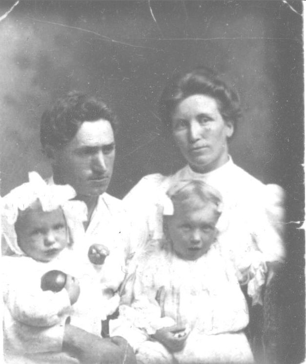 Silas and Della rash