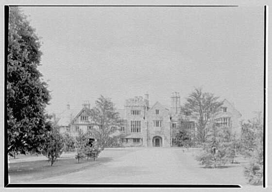 Clarence McK. Lewis, Skylands Farm, residence in...