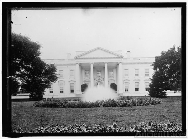 WHITE HOUSE NORTH SIDE