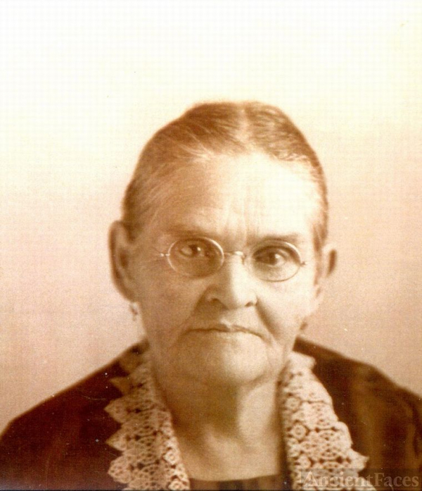 Amanda Neal Groves