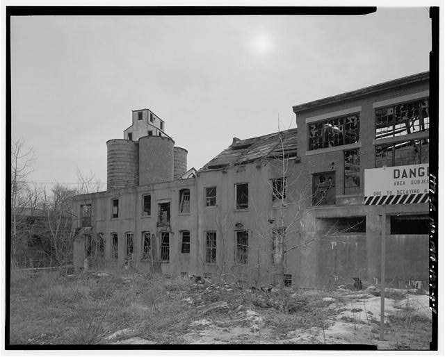 4. General oblique view of rear (north) facade of Wilder...
