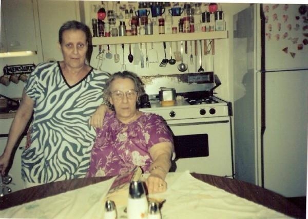 Myrtle & Lucreda  Eplin, WV