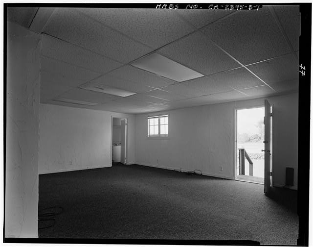 7. BUILDING B INTERIOR, SOUTHWEST ROOM, CAMERA FACING...