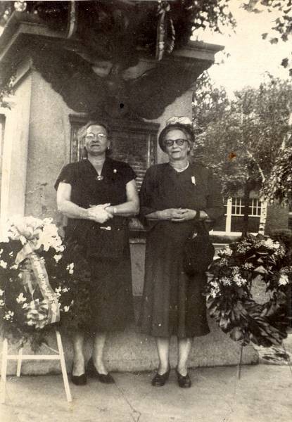 Catherine (Hajduk) Michalski & Mary (Hajduk) Rynkiewicz