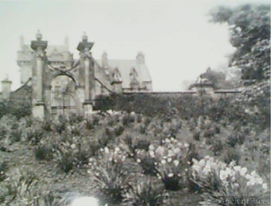 Pollock Castle lived in during the 1100`s