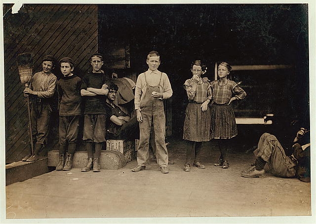 A group of young cartoners in Seacoast Canneries, #4.,...