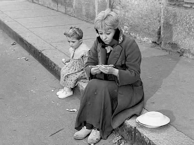 Giulietta Masina in La Strada.