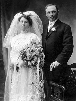 John and Anna (Barthel) Keller, 1912