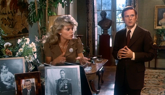 Charles Grodin is the double crossing billionaire\s accountant.