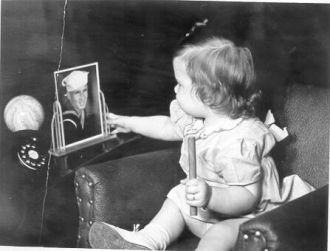 Susie and picture of her Dad during WW2