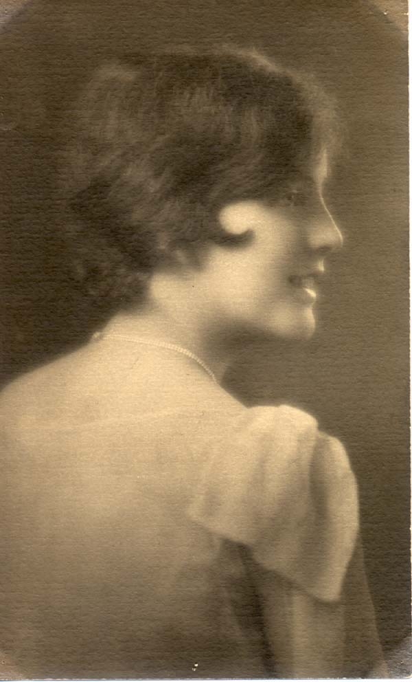Doris Emma Wroncy, 1927