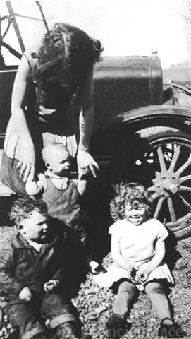 Fred, Elaine, & Frank Kroetch & Norma Ferguson, Washington