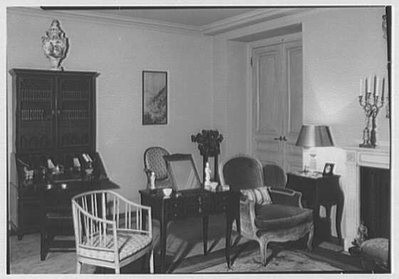 Mrs. Paul Renshaw, residence at 620 Park Ave., New York...