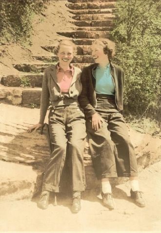 Sisters Madelyn and Rachel Kerr, ca 1932