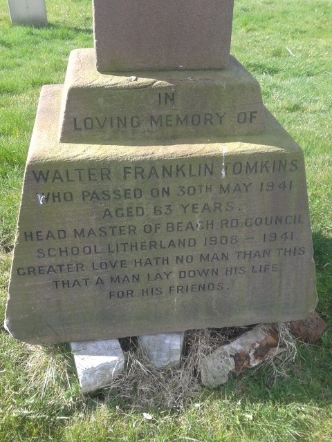 Walter Franklin Tomkins Grave
