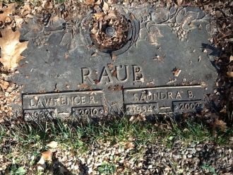 Saundra & Lawrence Raub gravesite