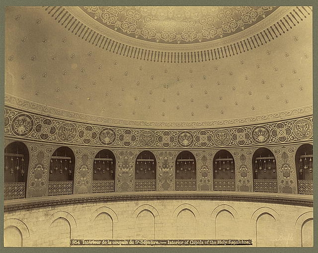 Intérieur de la coupola du St. Sépulcre Interior of...